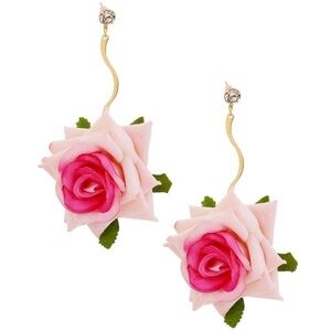 Nwot Pink rose drop earrings.